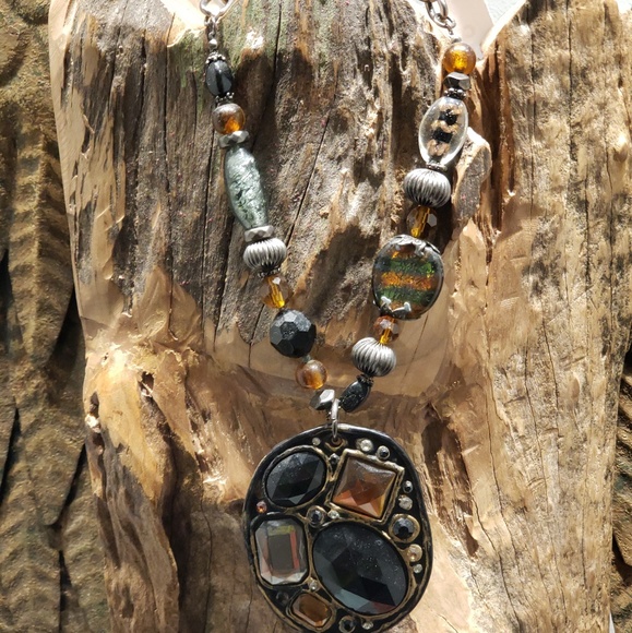 GLAM NECKLACE - Picture 2 of 4